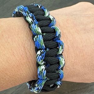 Men's Black and Blue Paracord Bracelet